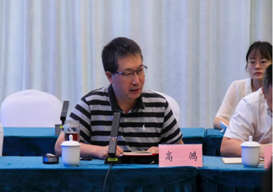 轻工科学与工程学院高鸿教授材料科学与工程学院黄雪飞副教授会上